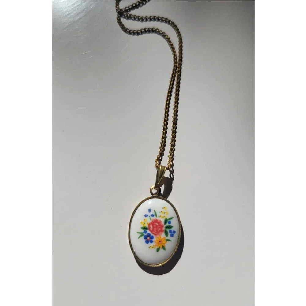 Vintage Glass Oval Floral Pendant Necklace Gold Tone Brass Chain Delicate